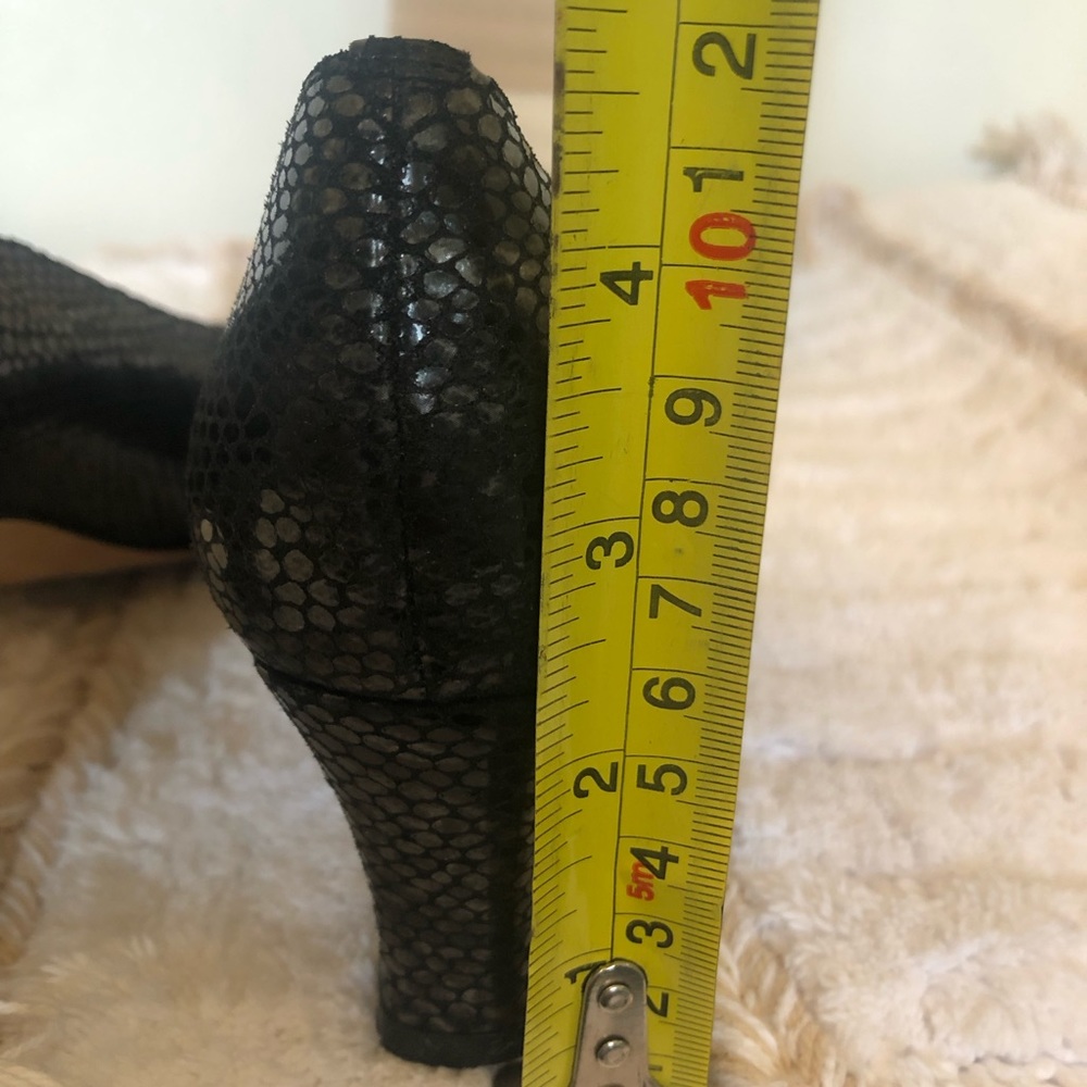 🎉 HOST PICK 🎉 ROBERTO CAPUCCI heels - Picture 8 of 11